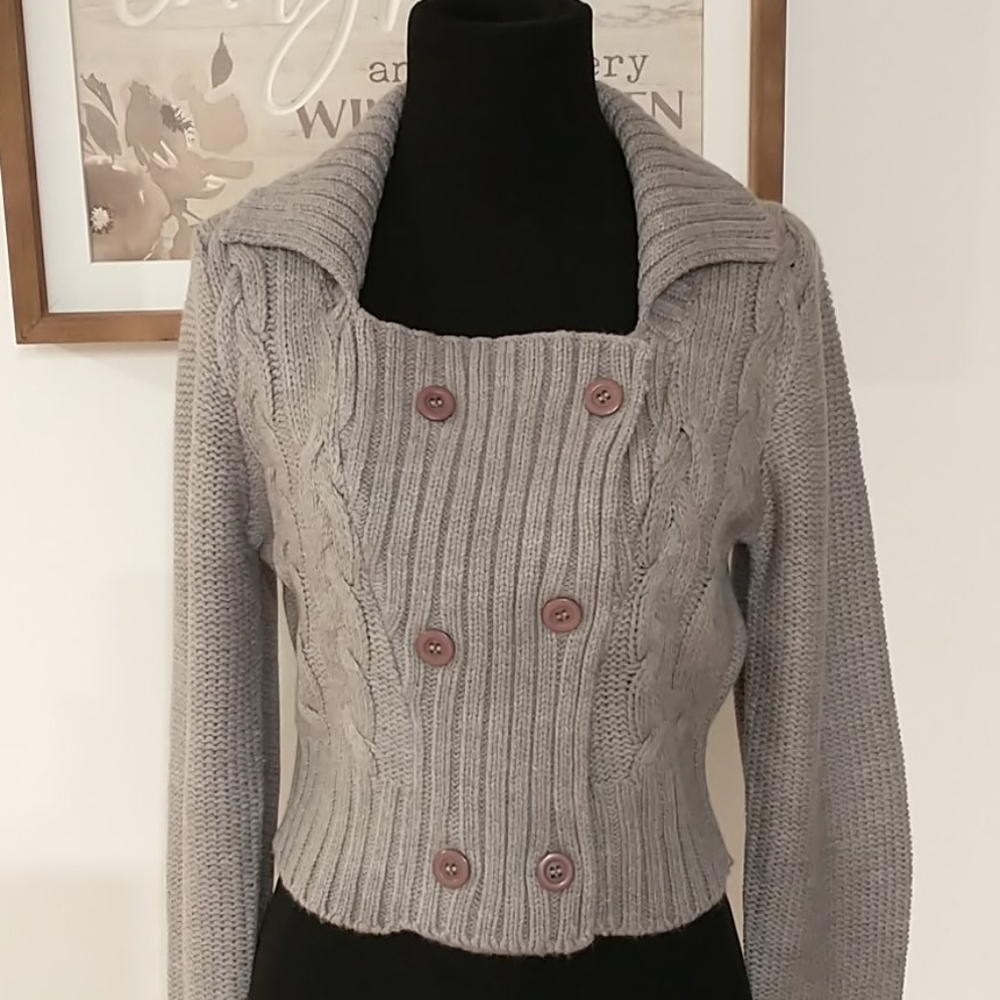 H & M Cable Knit Crop Sweater - Picture 5 of 8